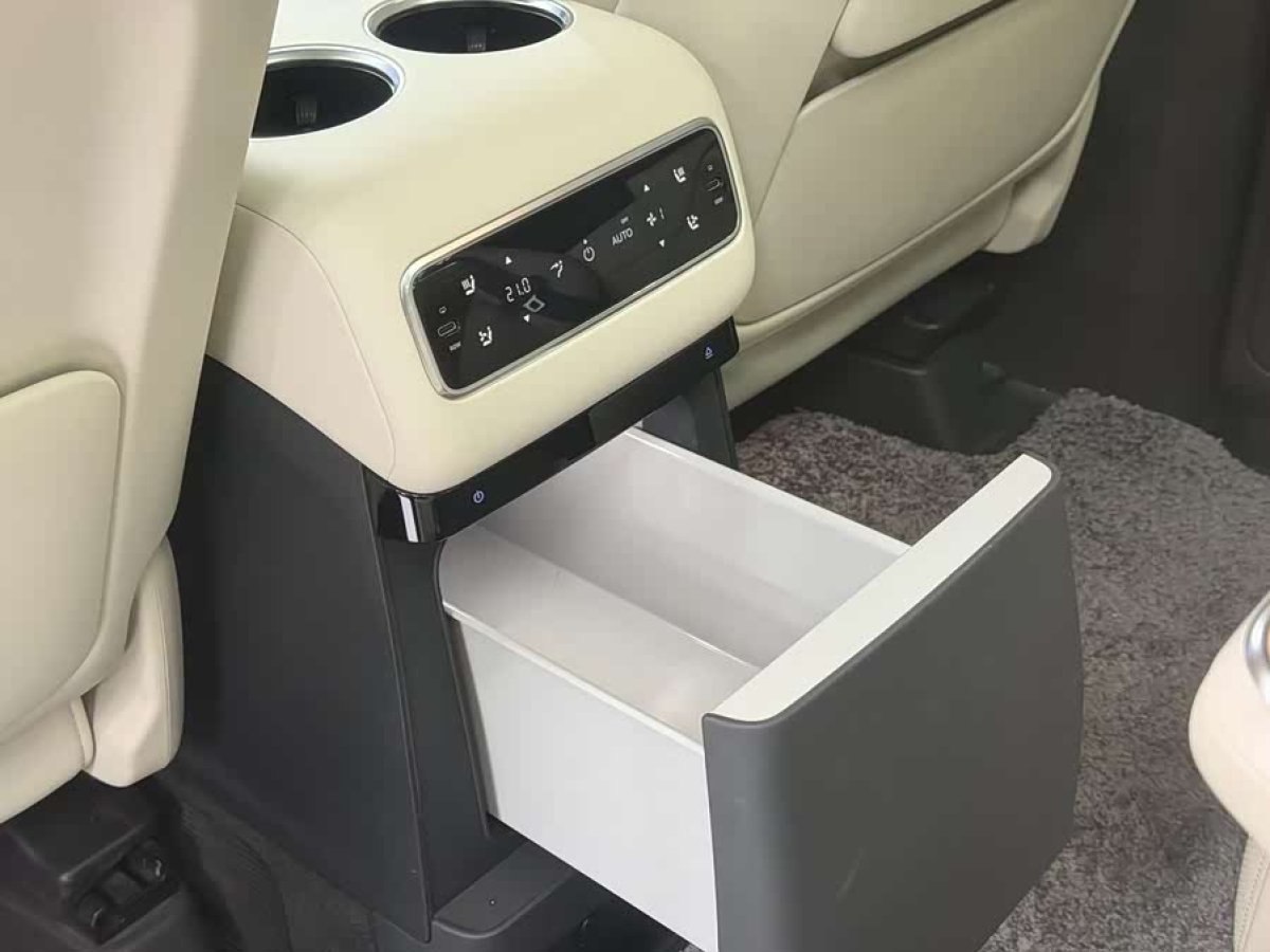 理想汽车 理想MEGA 2024 汽车图片 #5