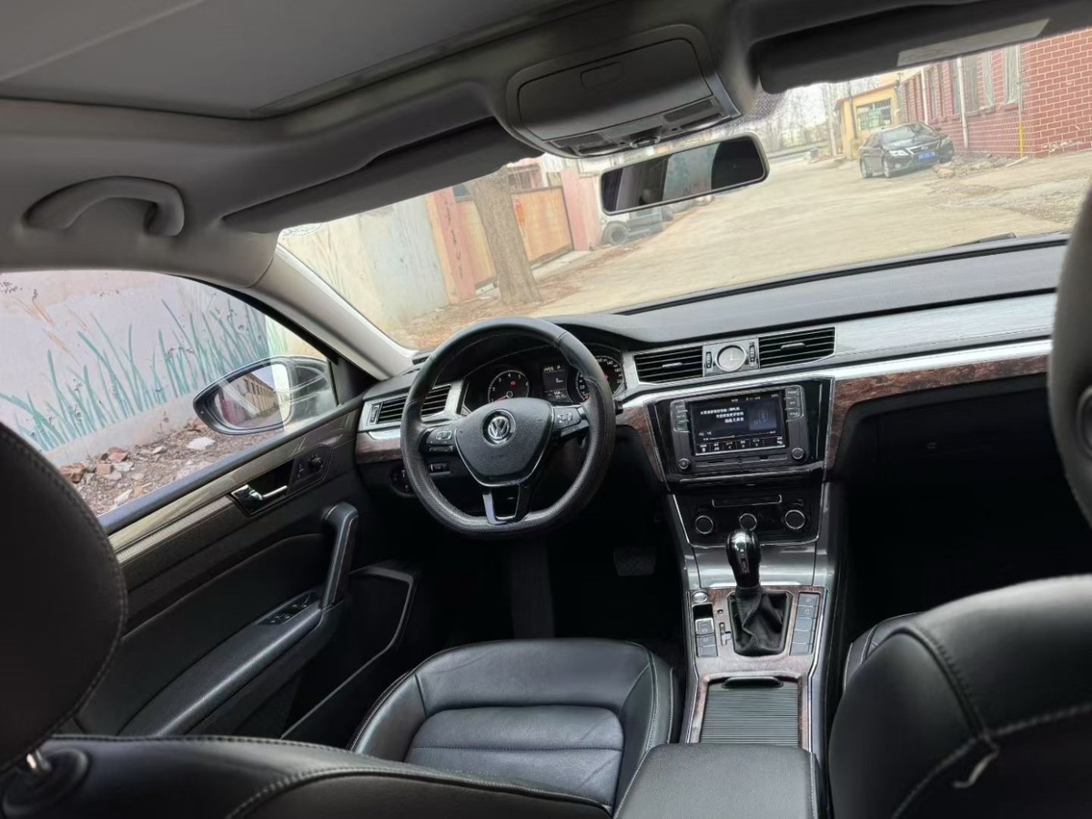 Volkswagen 2019 car image #5