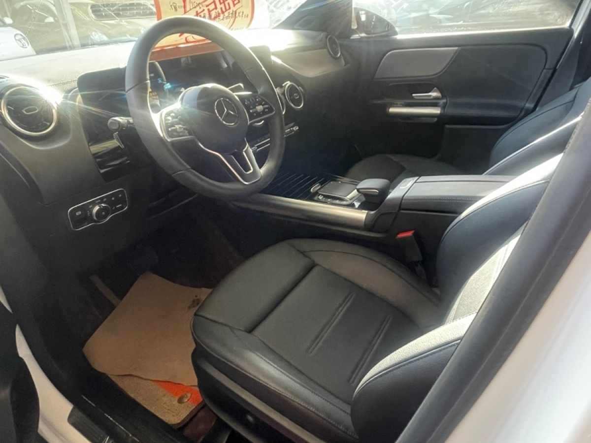 Mercedes-Benz GLA Class 2021 car image #5