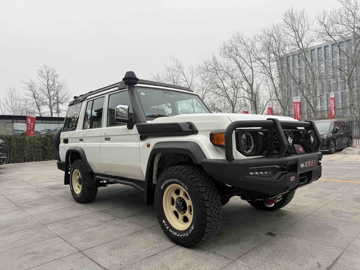 Toyota FJ Cruiser 2025 car image #5