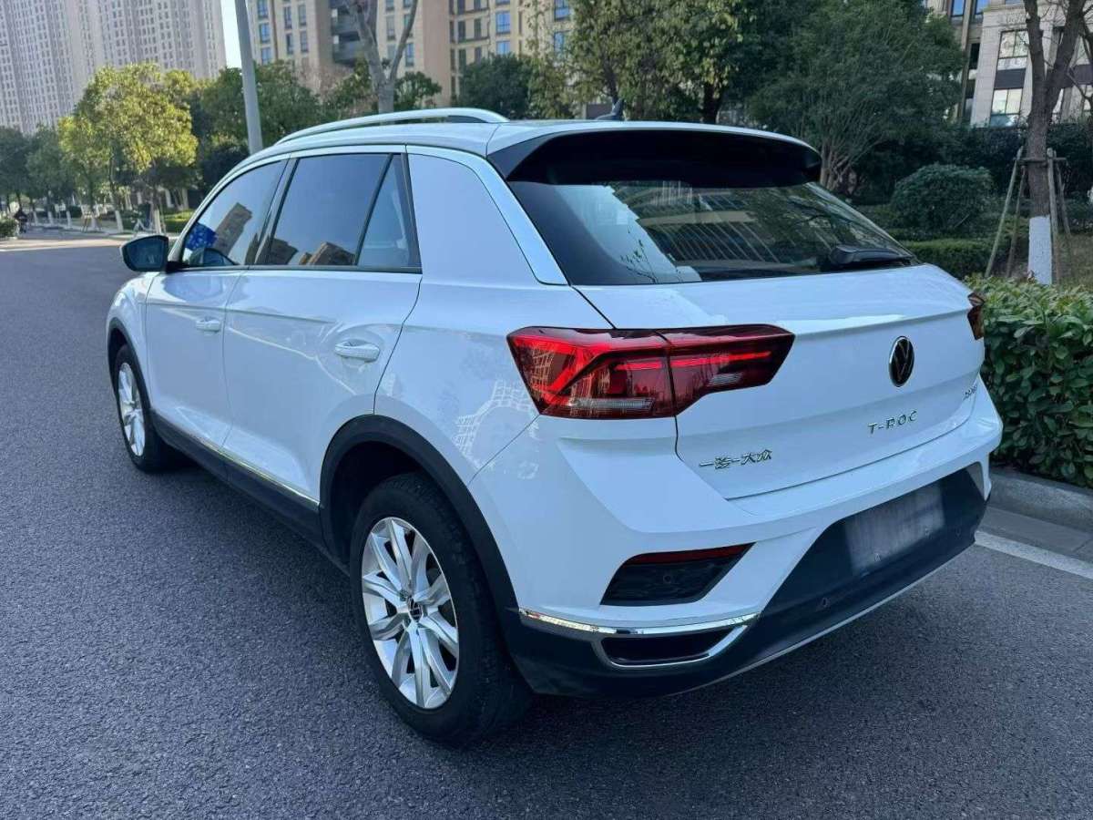 Volkswagen T-Roc 2023 car image #5