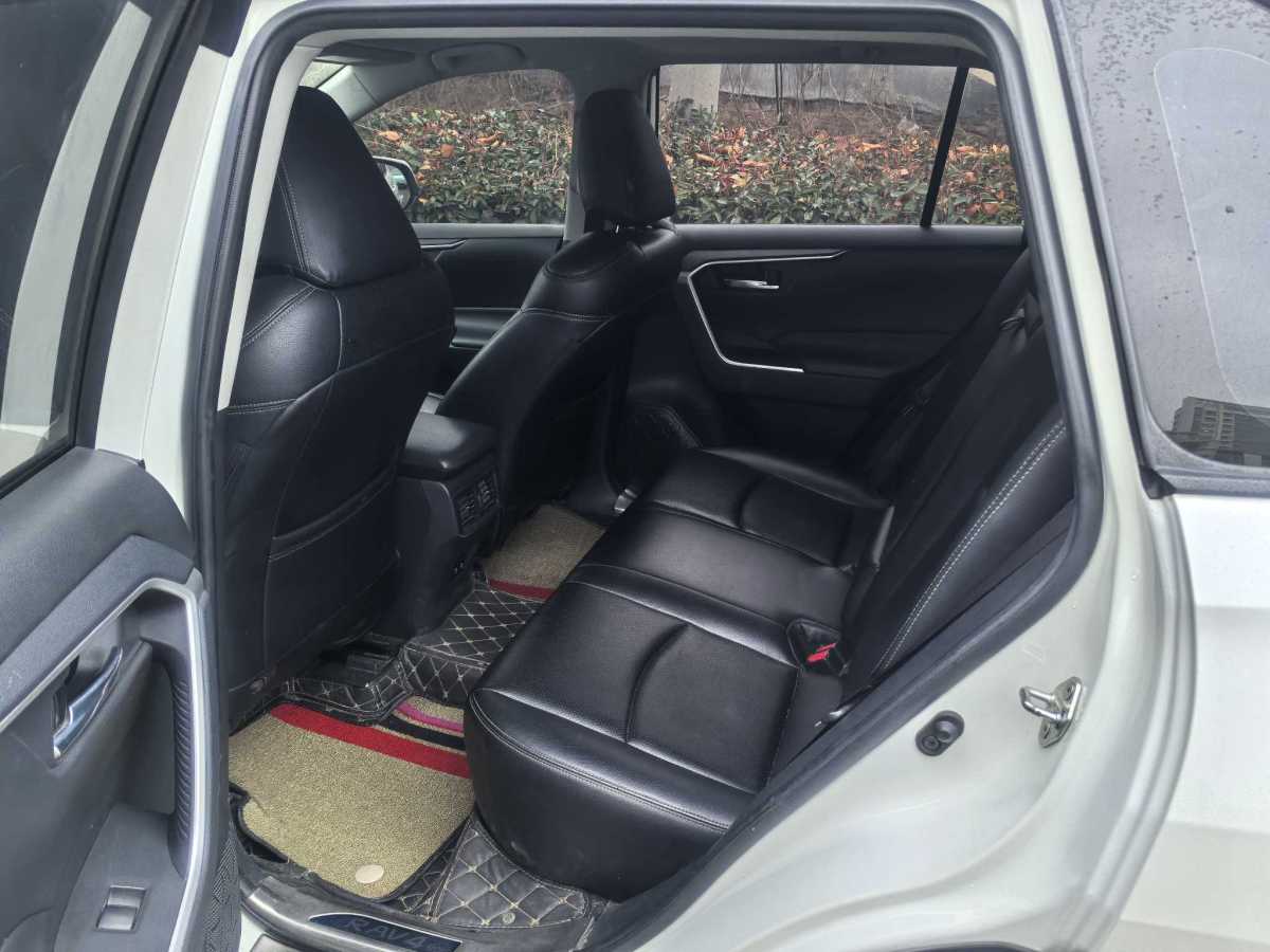 Toyota RAV4 2020 car image #5