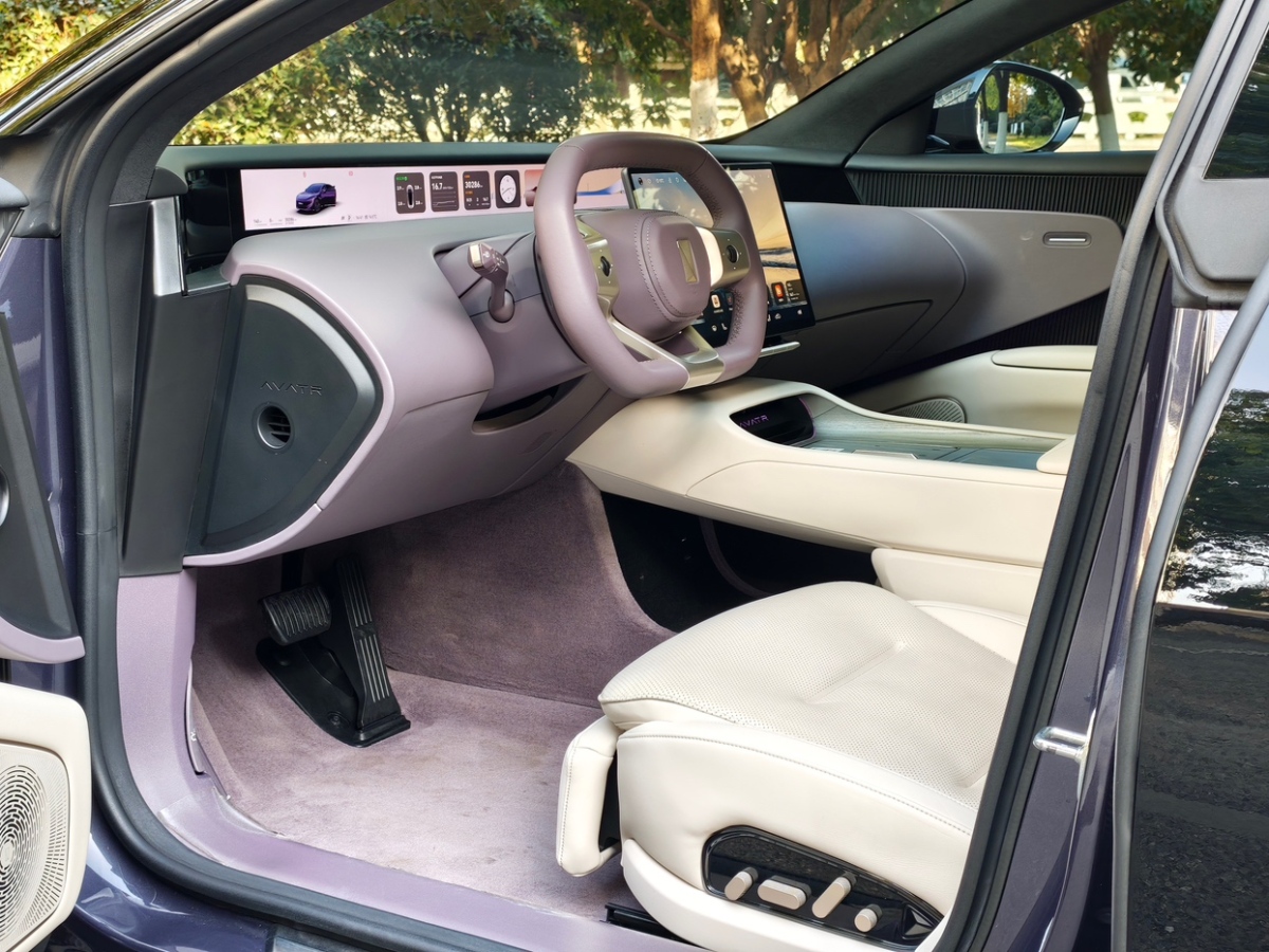 Avatr 12 2023 car image #5