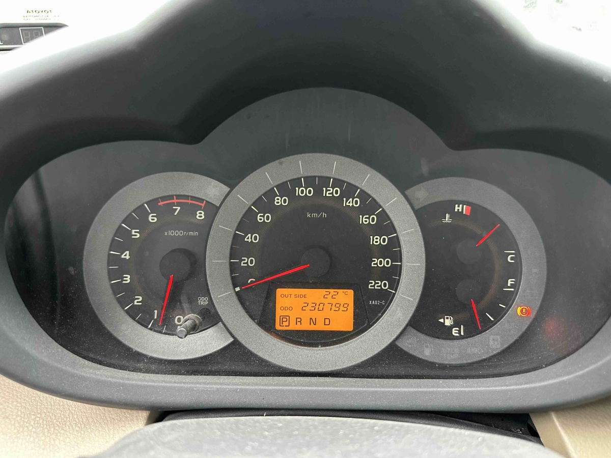 Toyota RAV4 2011 immagine di auto #5