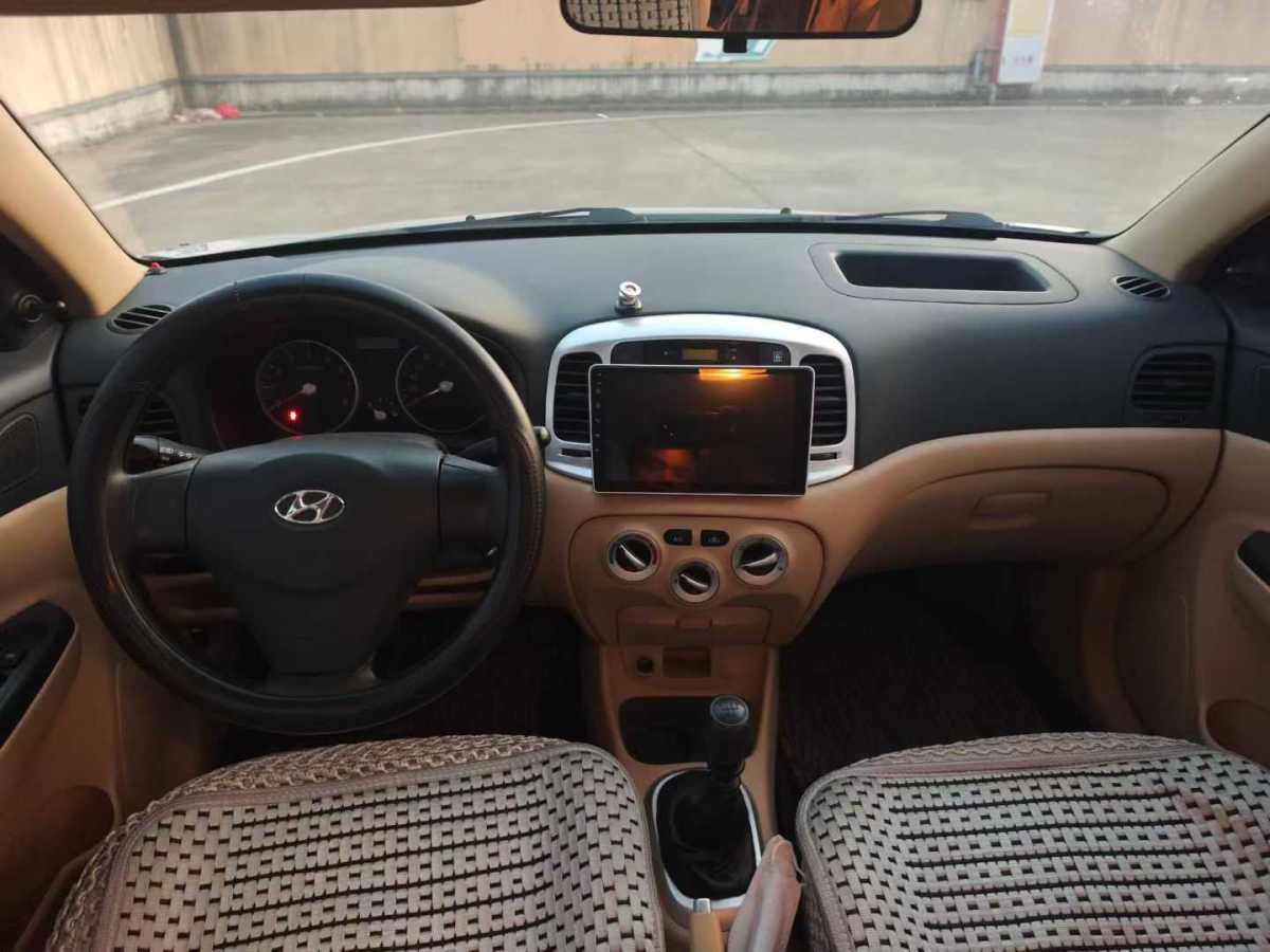 Hyundai Accent 2009 car image #5