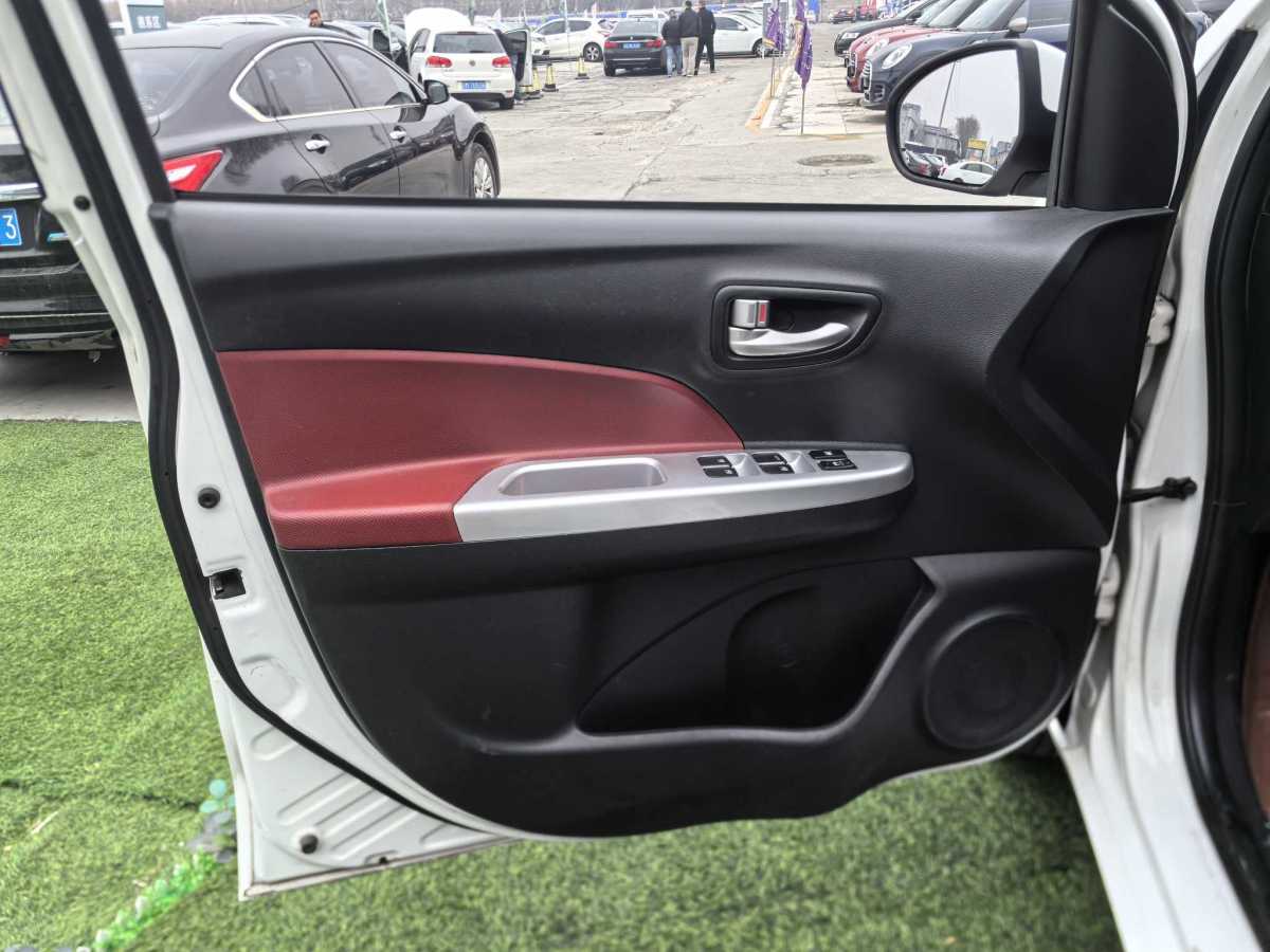 Changan BenBen EV 2018 صورة سيارة #5