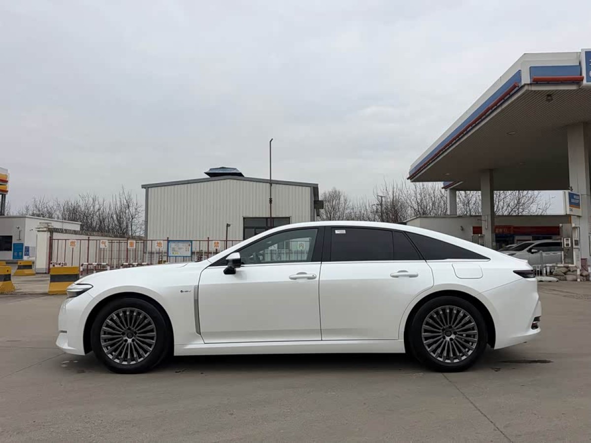 Toyota Crown 2025 immagine di auto #5