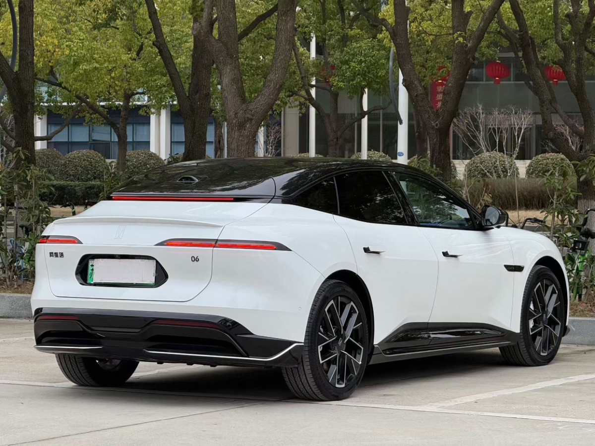 Avatr 06 2025 car image #5