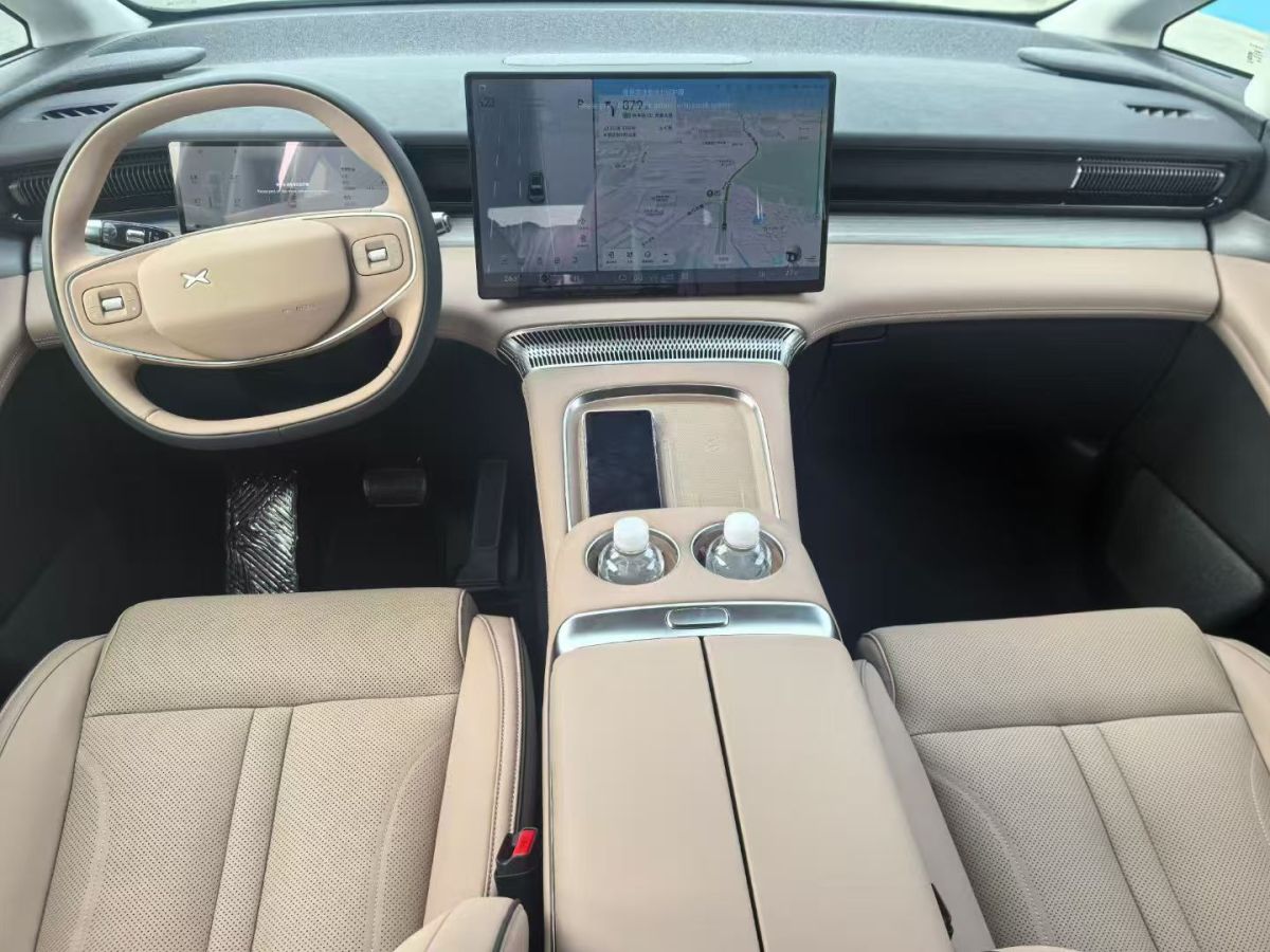 Xpeng X9 2025 صورة سيارة #5