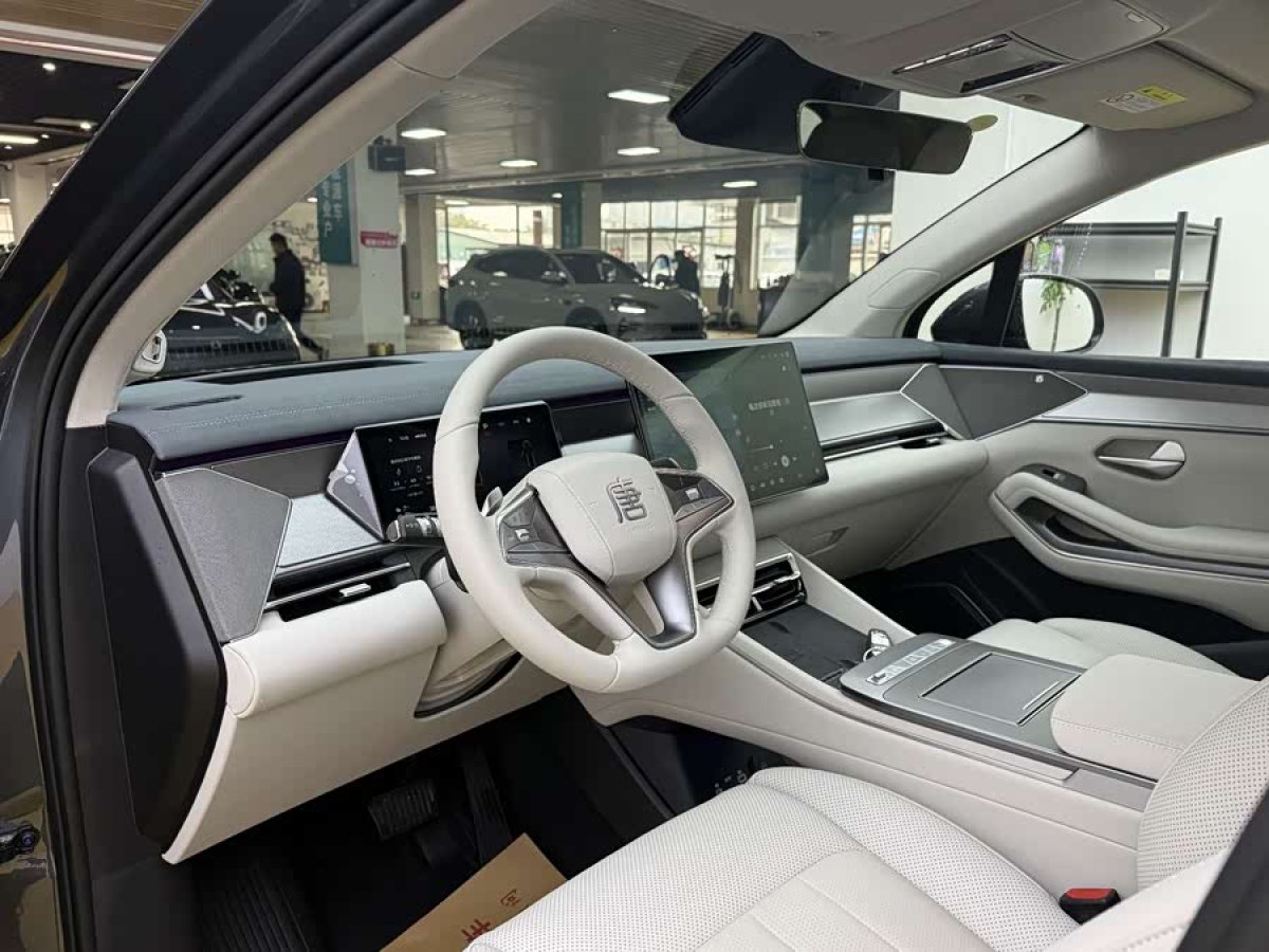 BYD Tang L 2025 immagine di auto #5