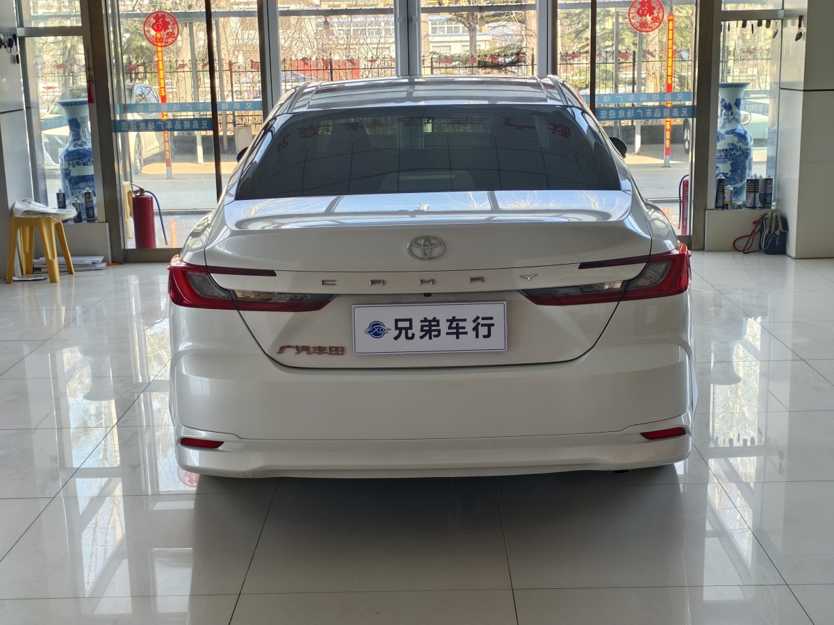 Toyota Camry 2025 car image #5