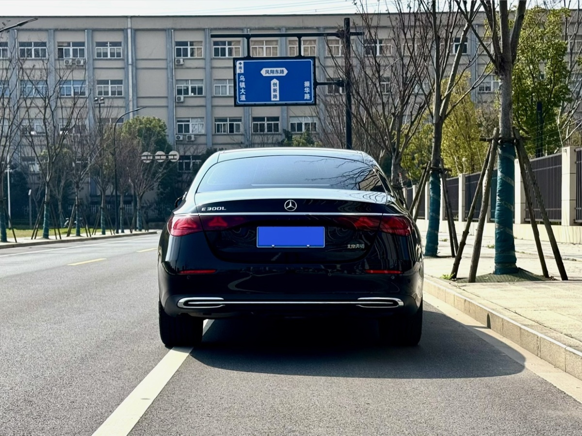 Mercedes-Benz E Class 2025 car image #5