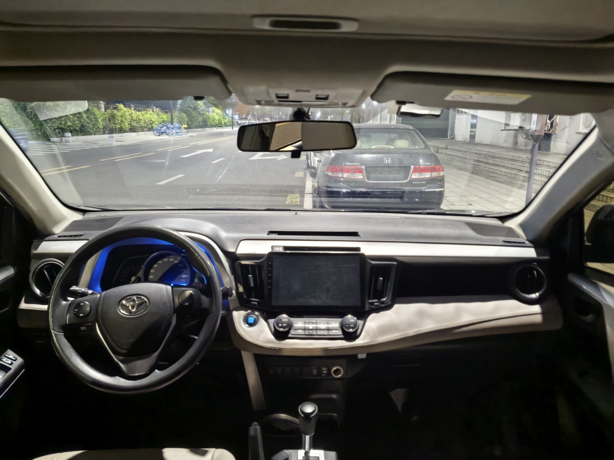 Toyota RAV4 2017 #5 Toyota RAV4 2017 car image #5