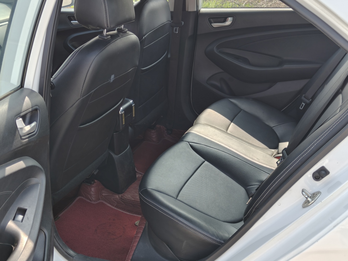 Hyundai Reina 2020 car image #5