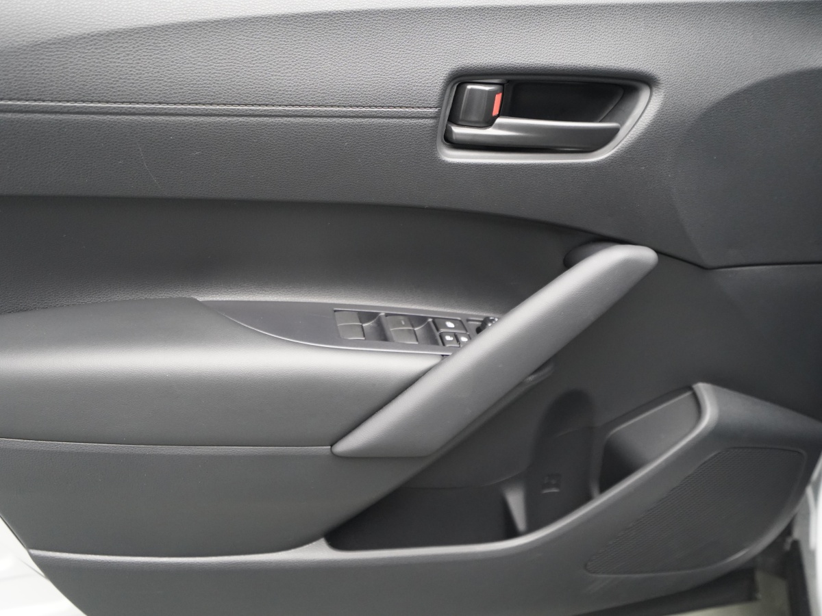 Toyota Corolla Cross 2025 car image #5