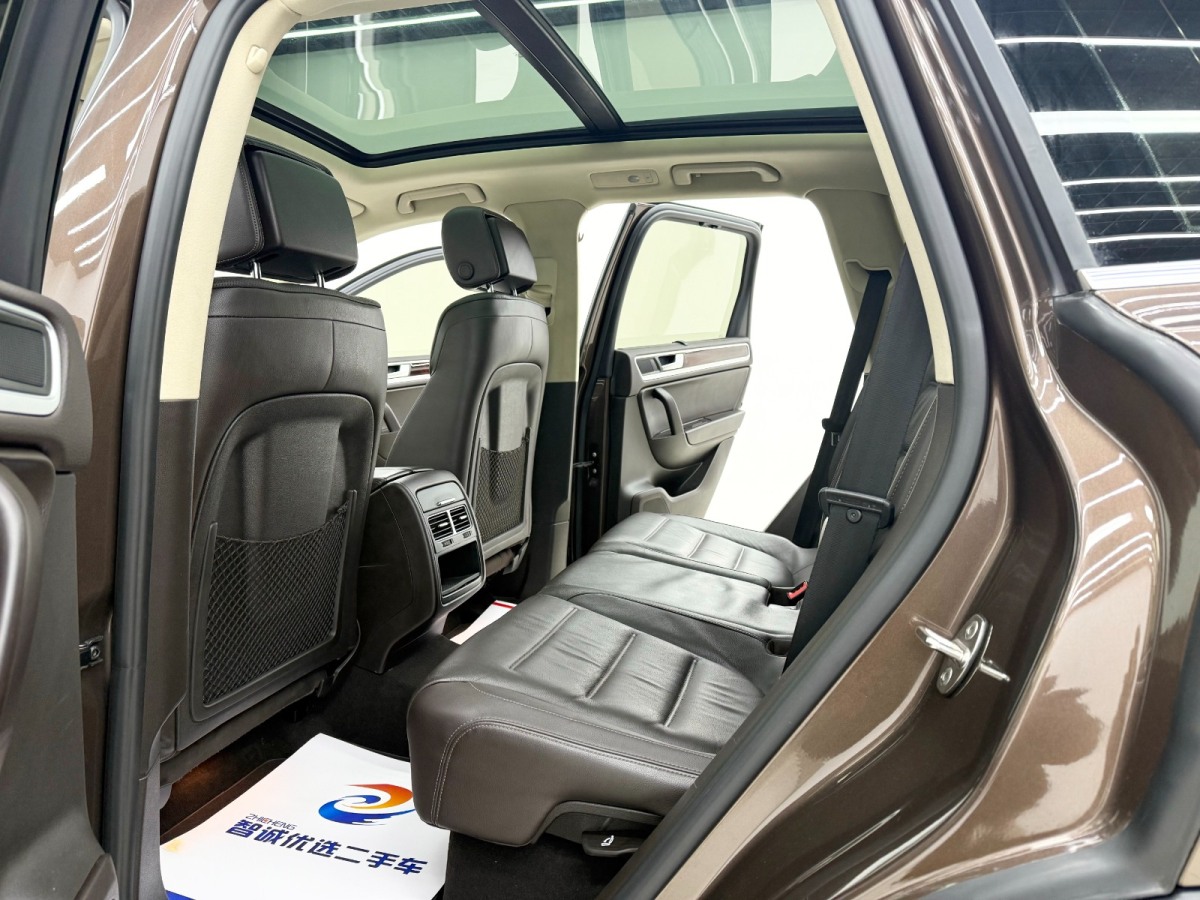 Volkswagen Touareg 2015 car image #5