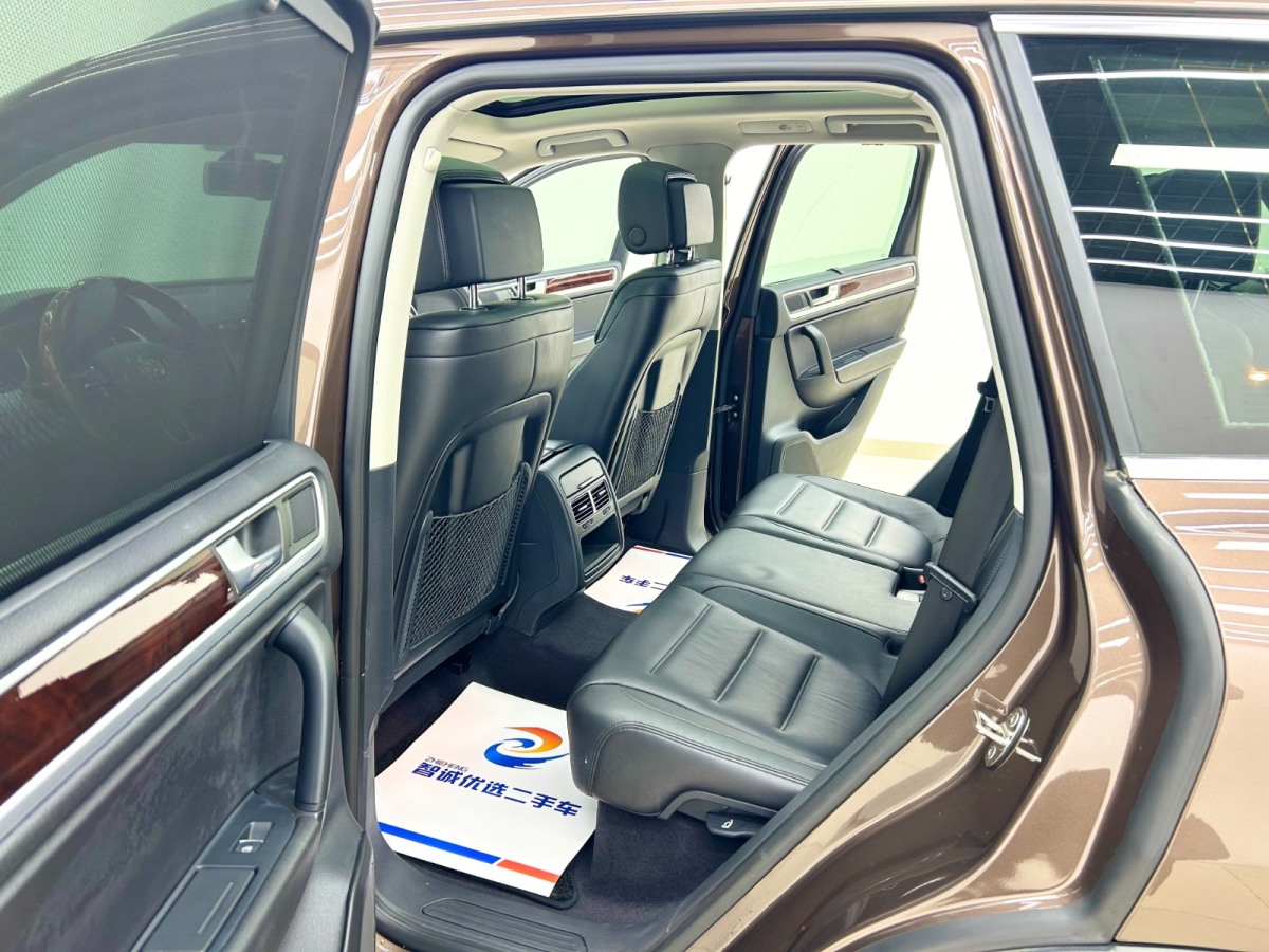 Volkswagen Touareg 2014 car image #5