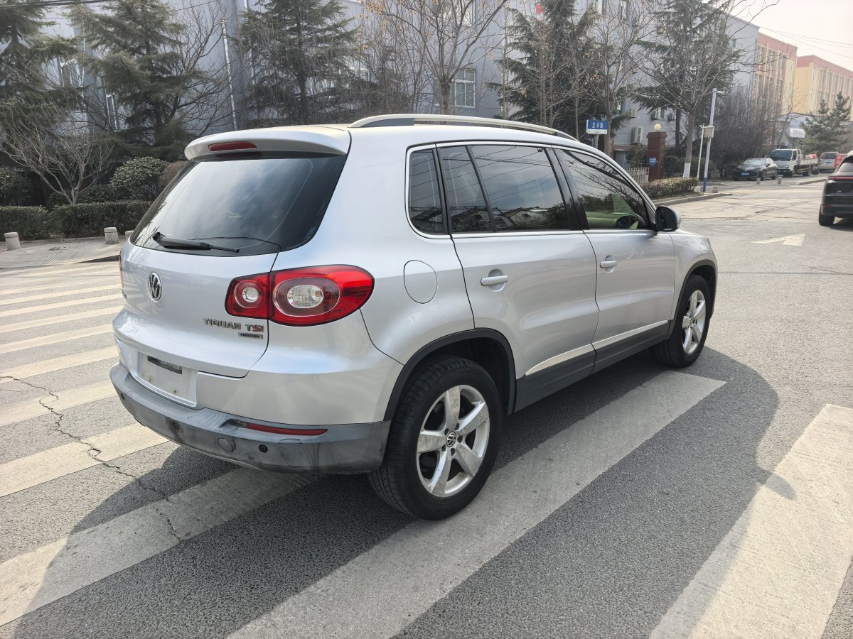 Volkswagen Tiguan 2012 car image #5