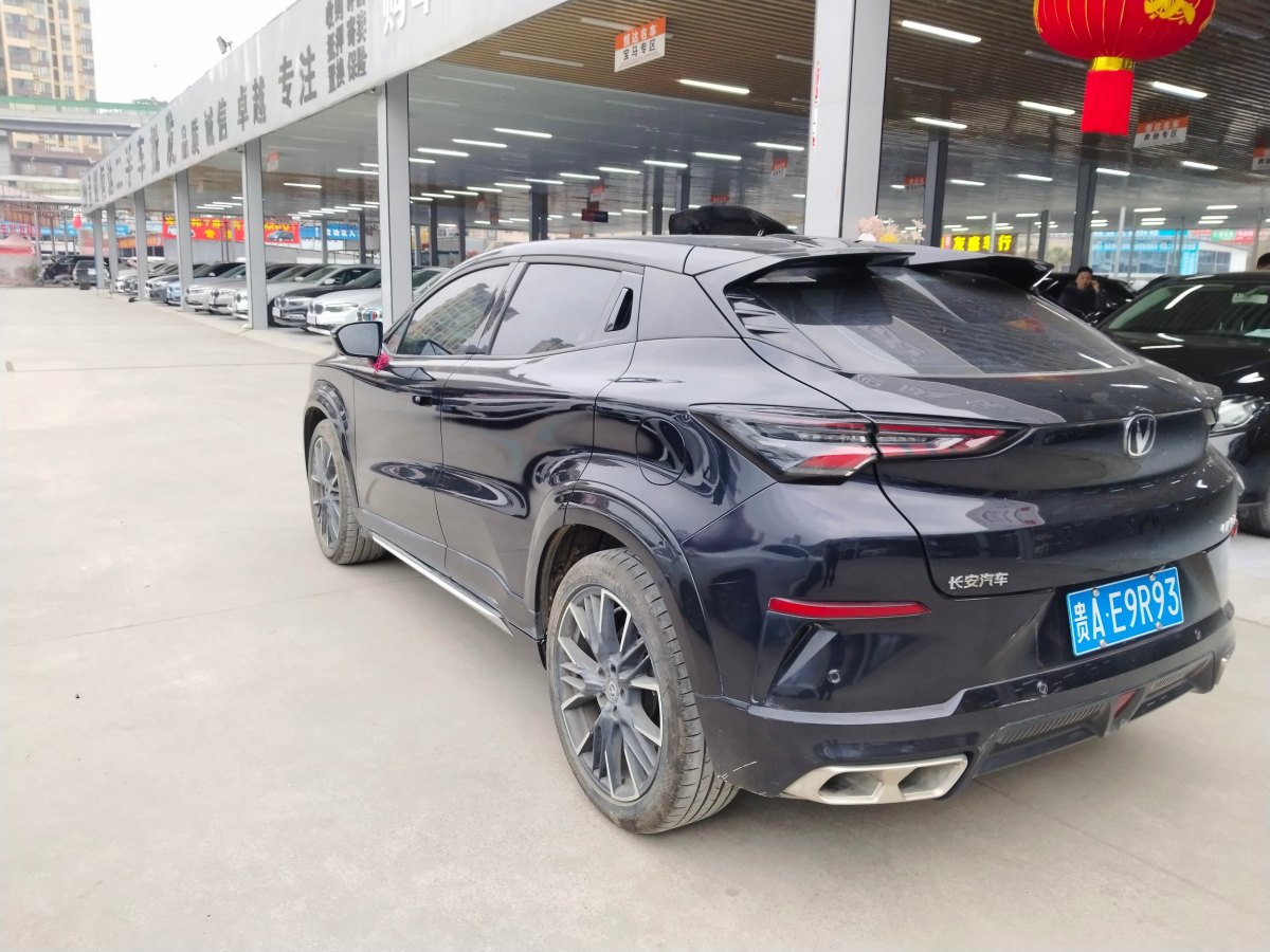 Changan UNI-T 2023 صورة سيارة #5