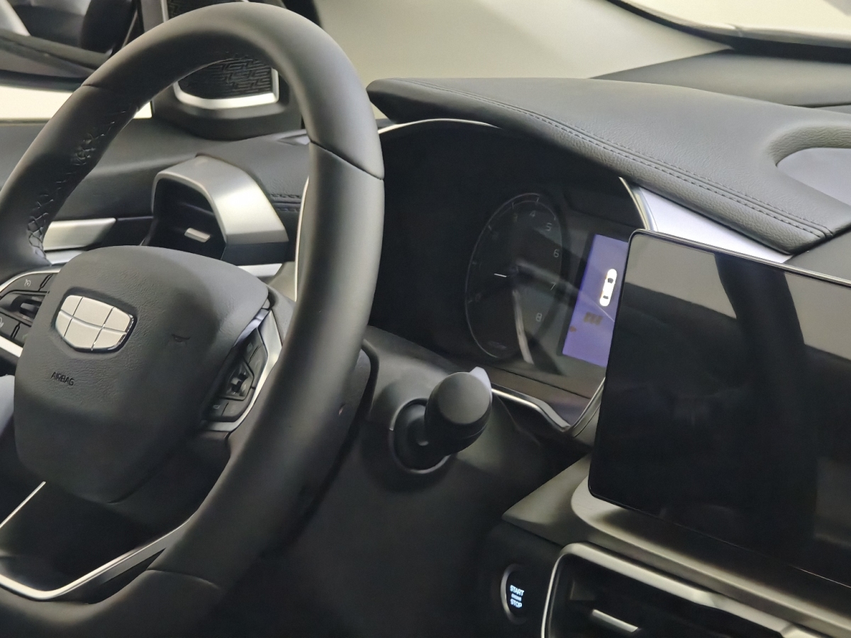 GEELY Coolray 2025 #5 GEELY Coolray 2025 immagine di auto #5