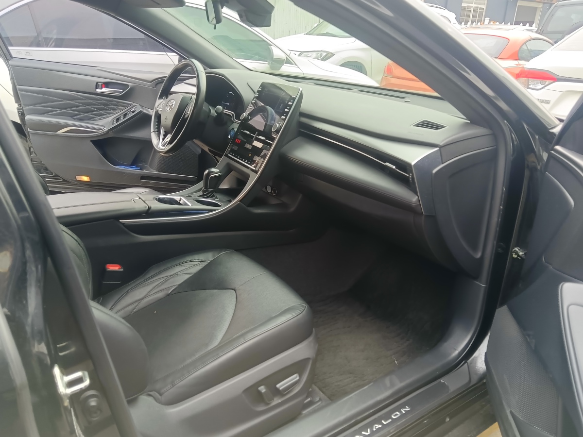 Toyota Avalon 2019 car image #5