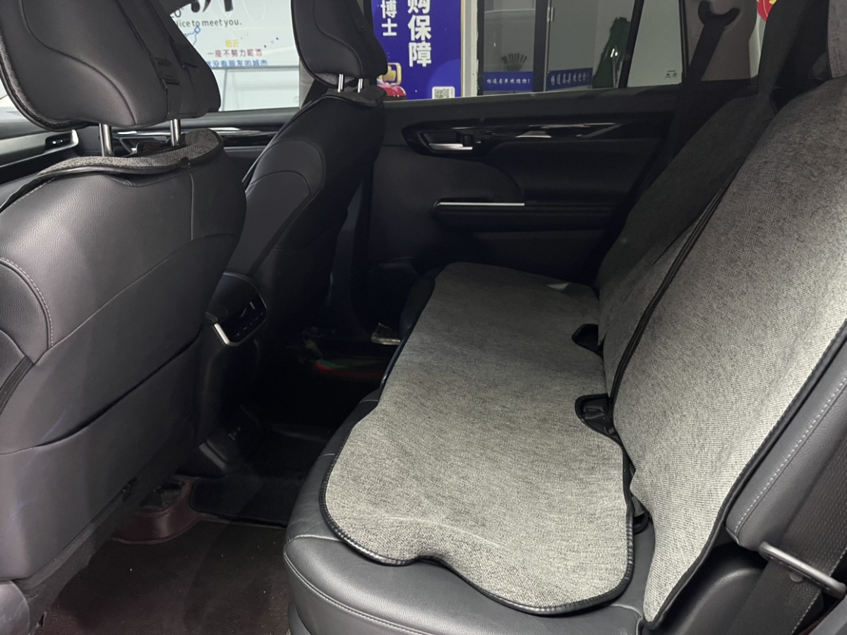 Toyota Highlander 2023 car image #5