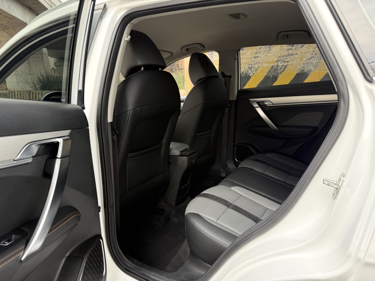 GEELY 2023 #5 GEELY 2023 car image #5