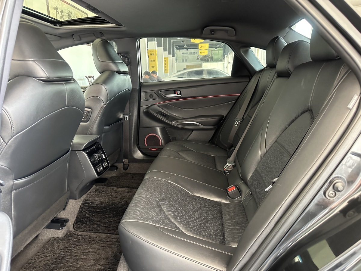 Toyota Avalon 2022 car image #5