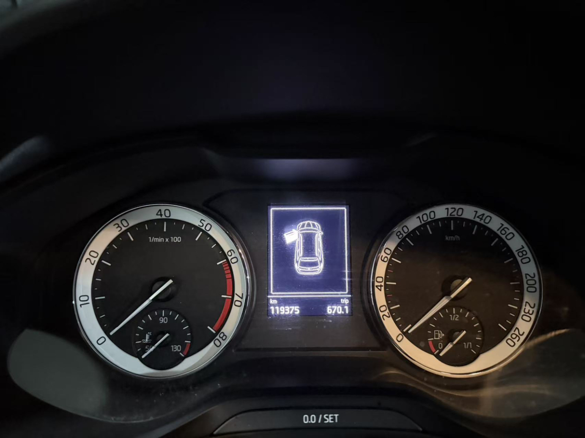 Skoda Karoq 2018 car image #5