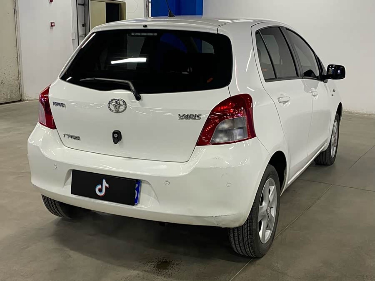 Toyota Yaris 2012 car image #5