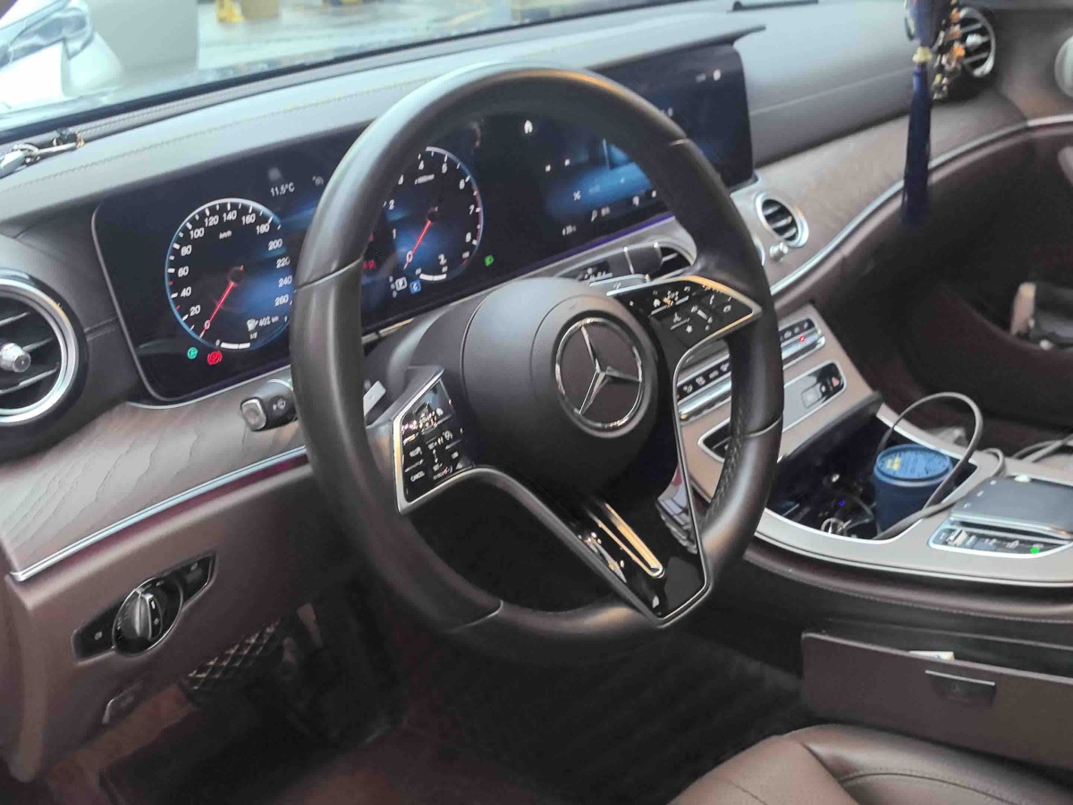 Mercedes-Benz E Class 2022 car image #5