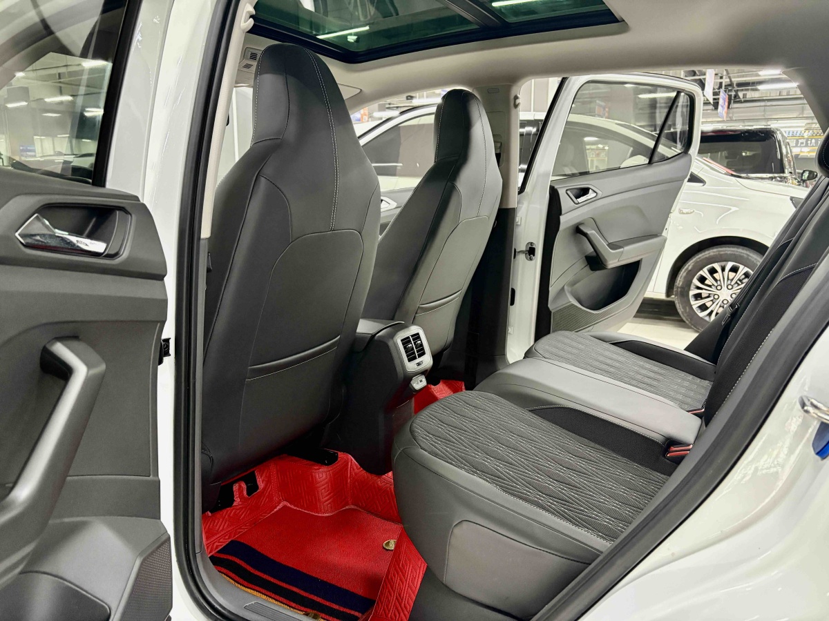 Volkswagen T-Cross 2023 #5 Volkswagen T-Cross 2023 car image #5