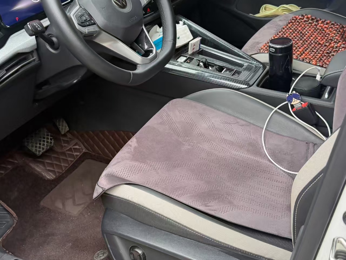 Volkswagen Golf 2022 car image #5