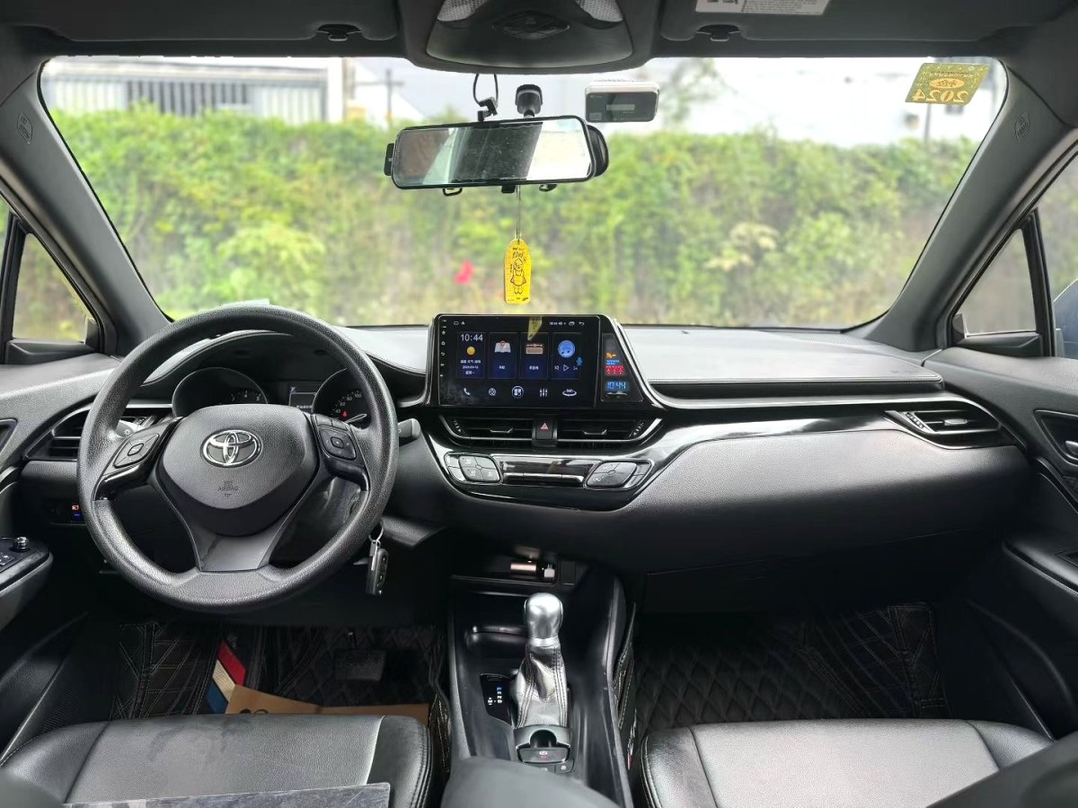 Toyota C-HR 2020 car image #5