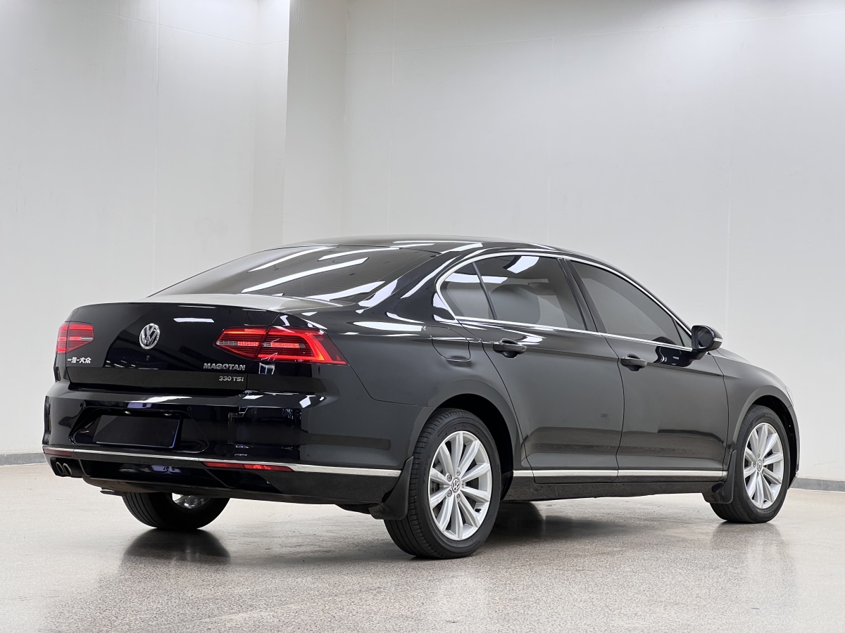 Volkswagen 2017 car image #5