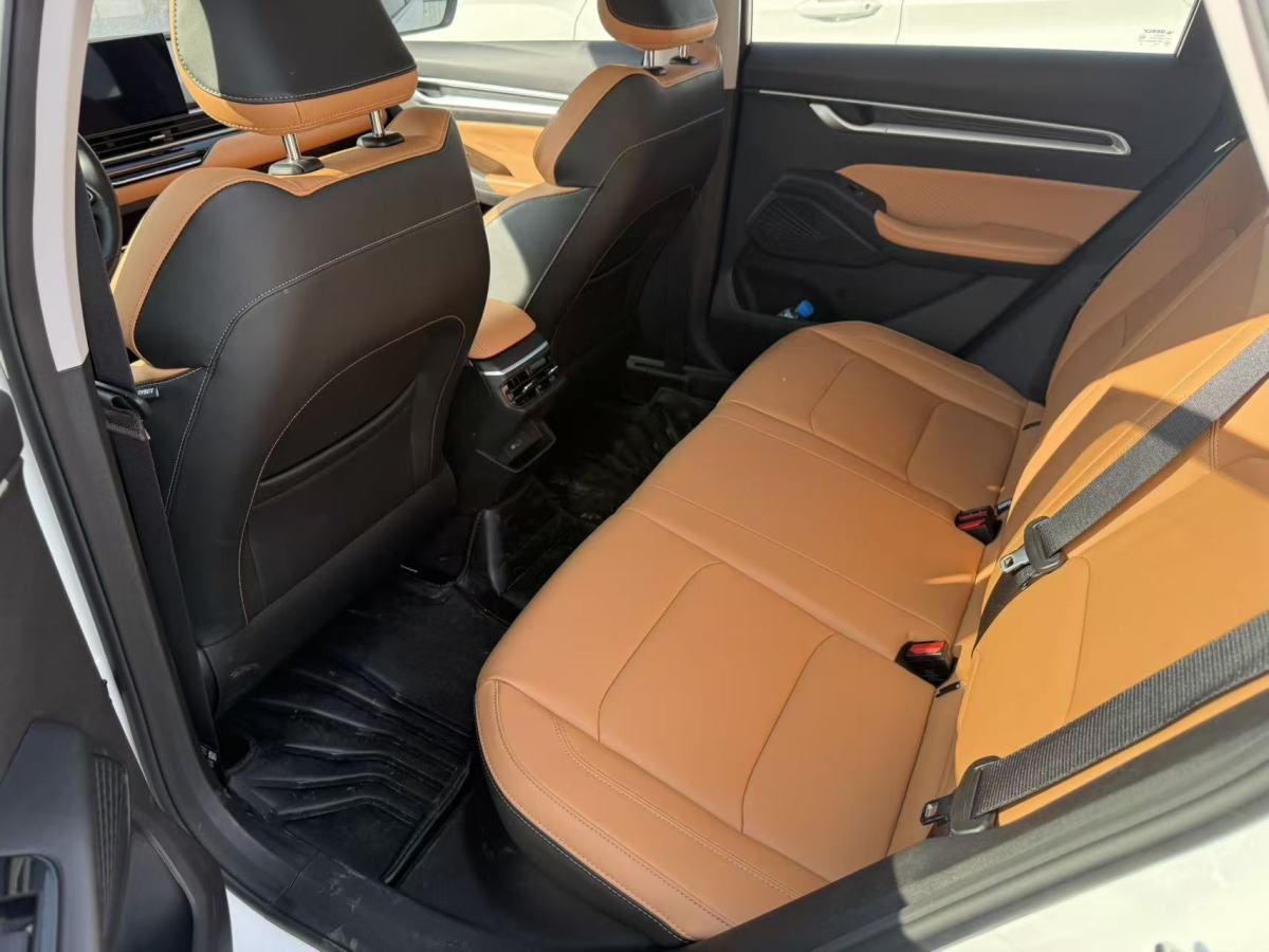 GEELY Emgrand 2024 #5 GEELY Emgrand 2024 car image #5