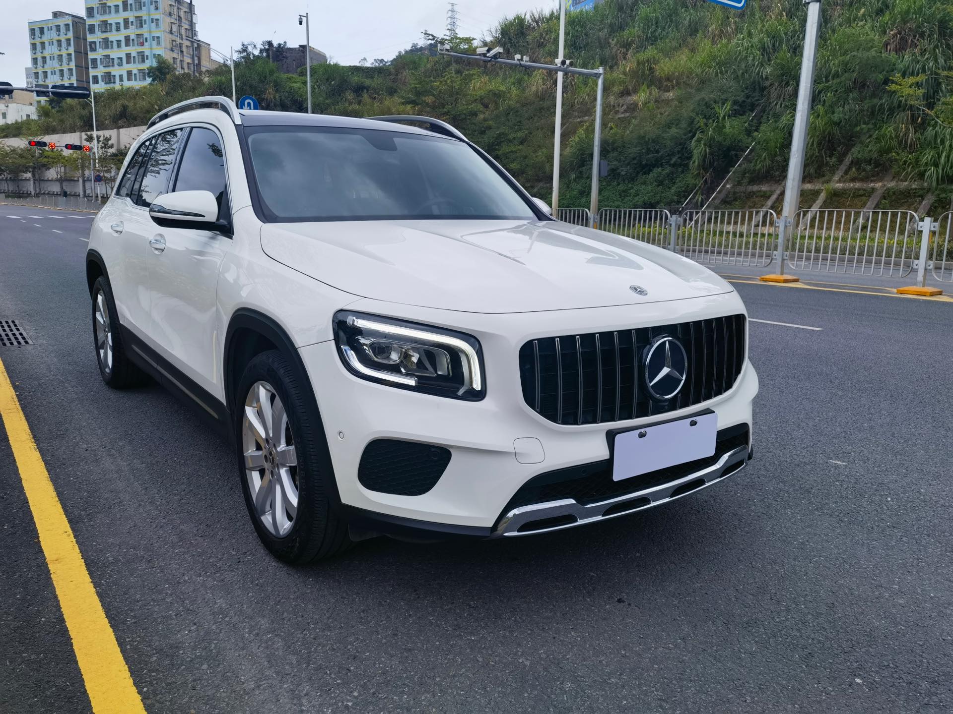 Mercedes-Benz GLB Class 2020 #5 Mercedes-Benz GLB Class 2020 car image #5