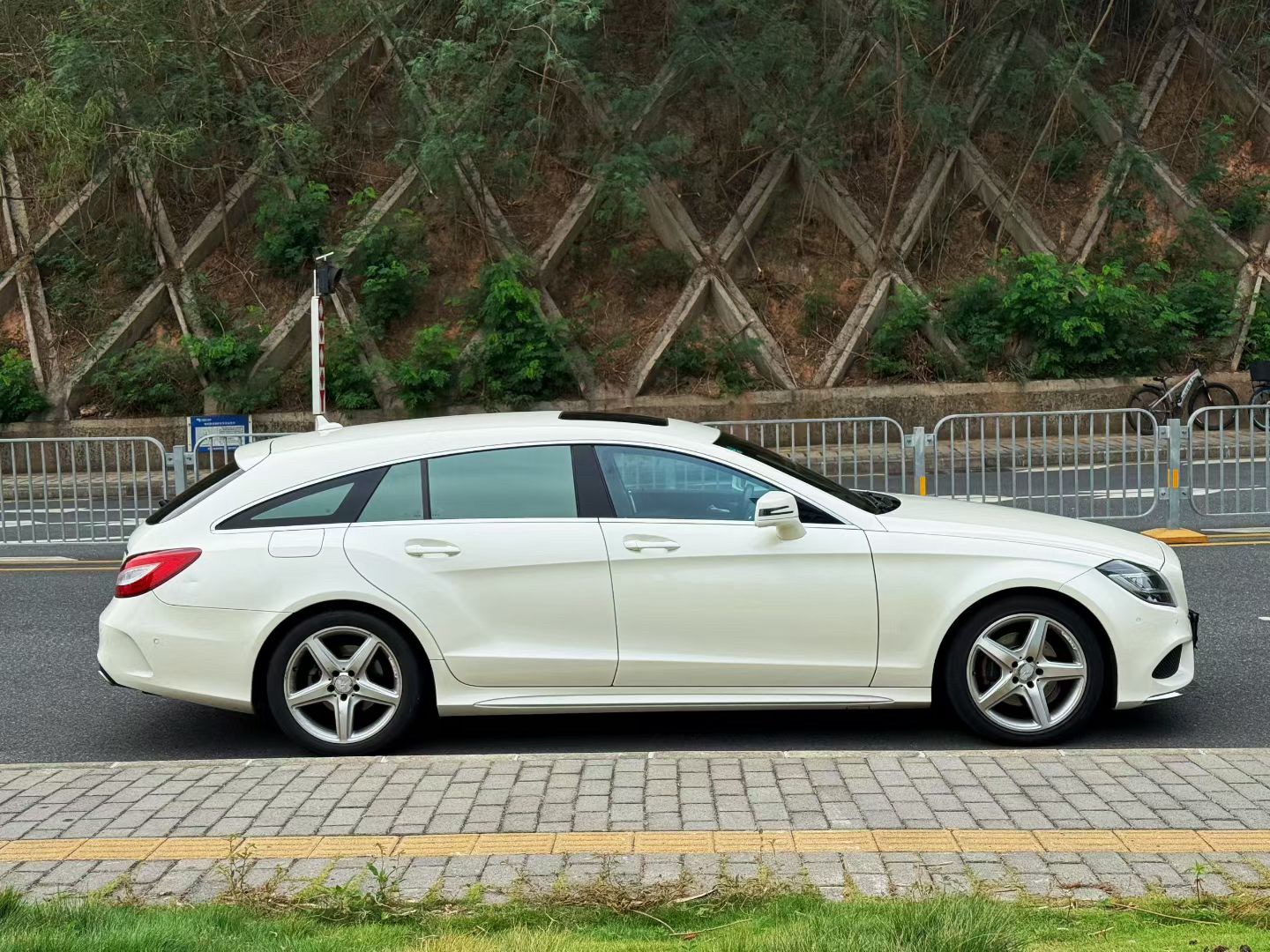 Mercedes-Benz CLS Class 2017 car image #5
