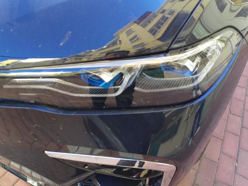 BMW X7 M60i 2021 car image #5