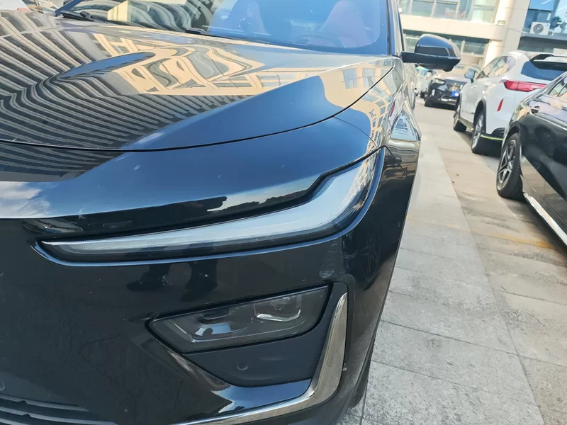 哪吒汽车 哪吒X 2023 汽车图片 #5