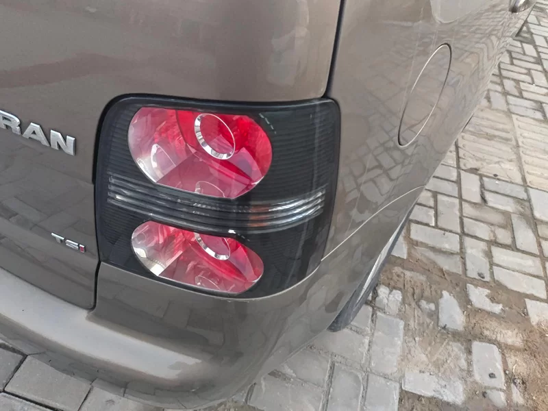 Volkswagen Touran 2015 car image #5