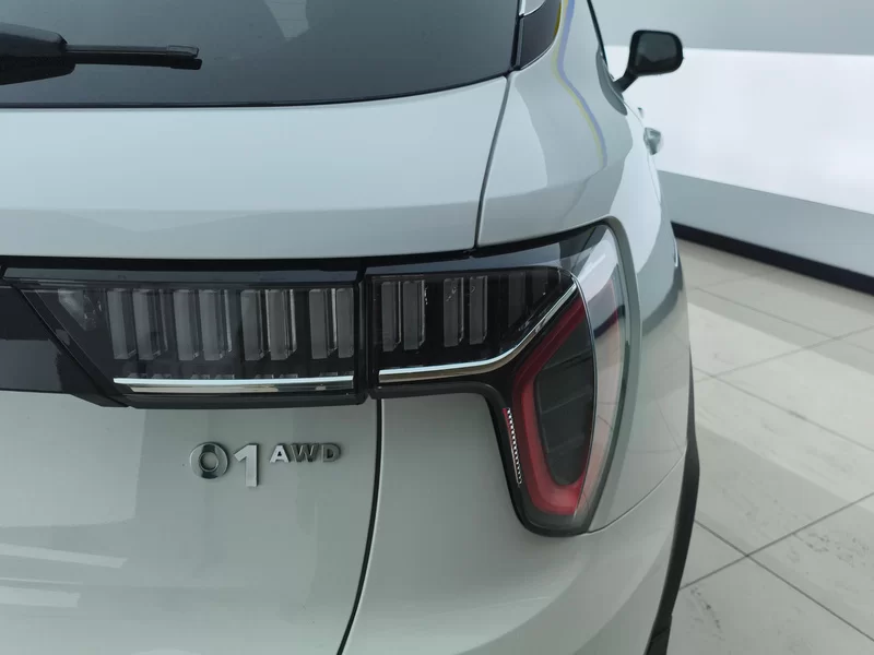 Lynk & Co 01 2018 #5 Lynk & Co 01 2018 car image #5