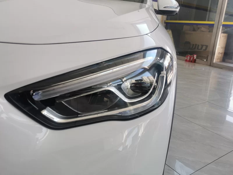 Mercedes-Benz GLA Class 2023 imagen de coche #5