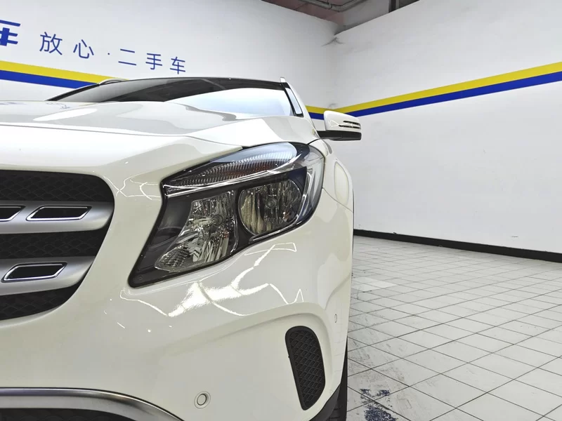 Mercedes-Benz GLA Class 2018 car image #5