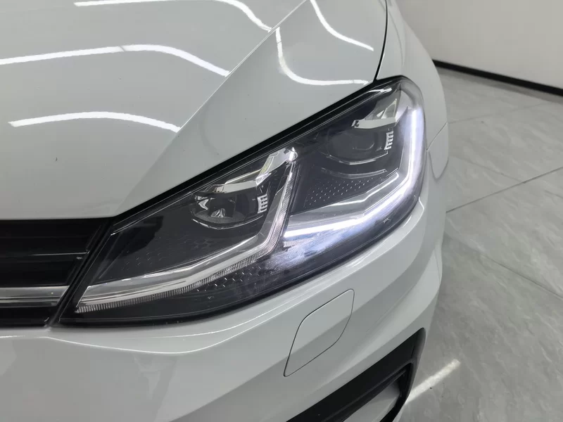 Volkswagen Golf 2020 car image #5