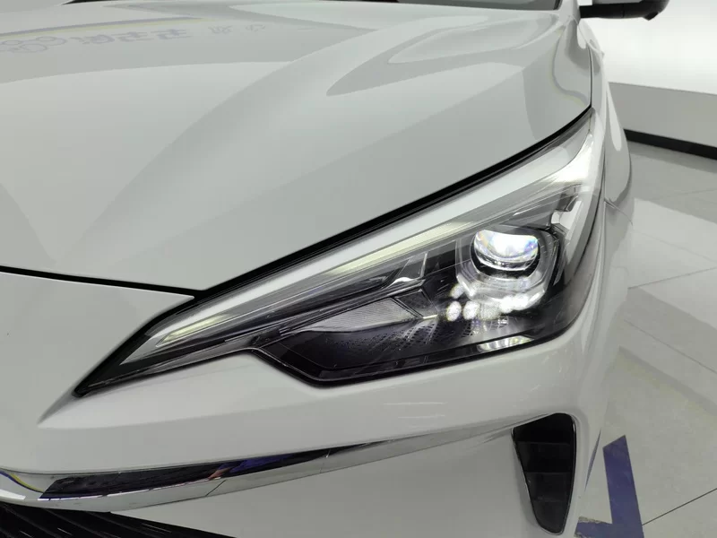 Roewe i5 2023 car image #5