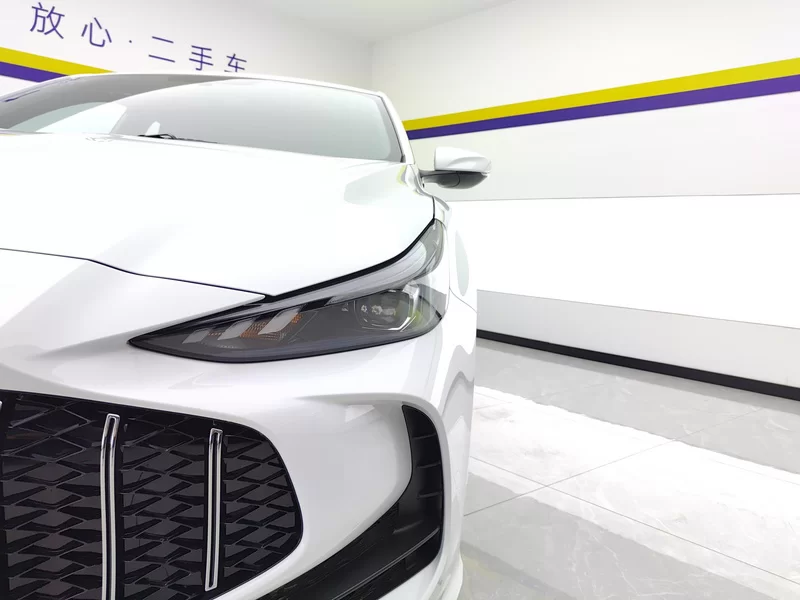 2025 car image #5