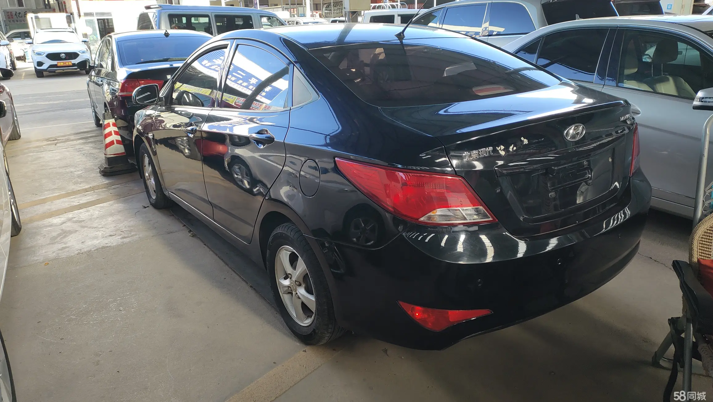 Hyundai Reina Hatchback 2014 immagine di auto #5