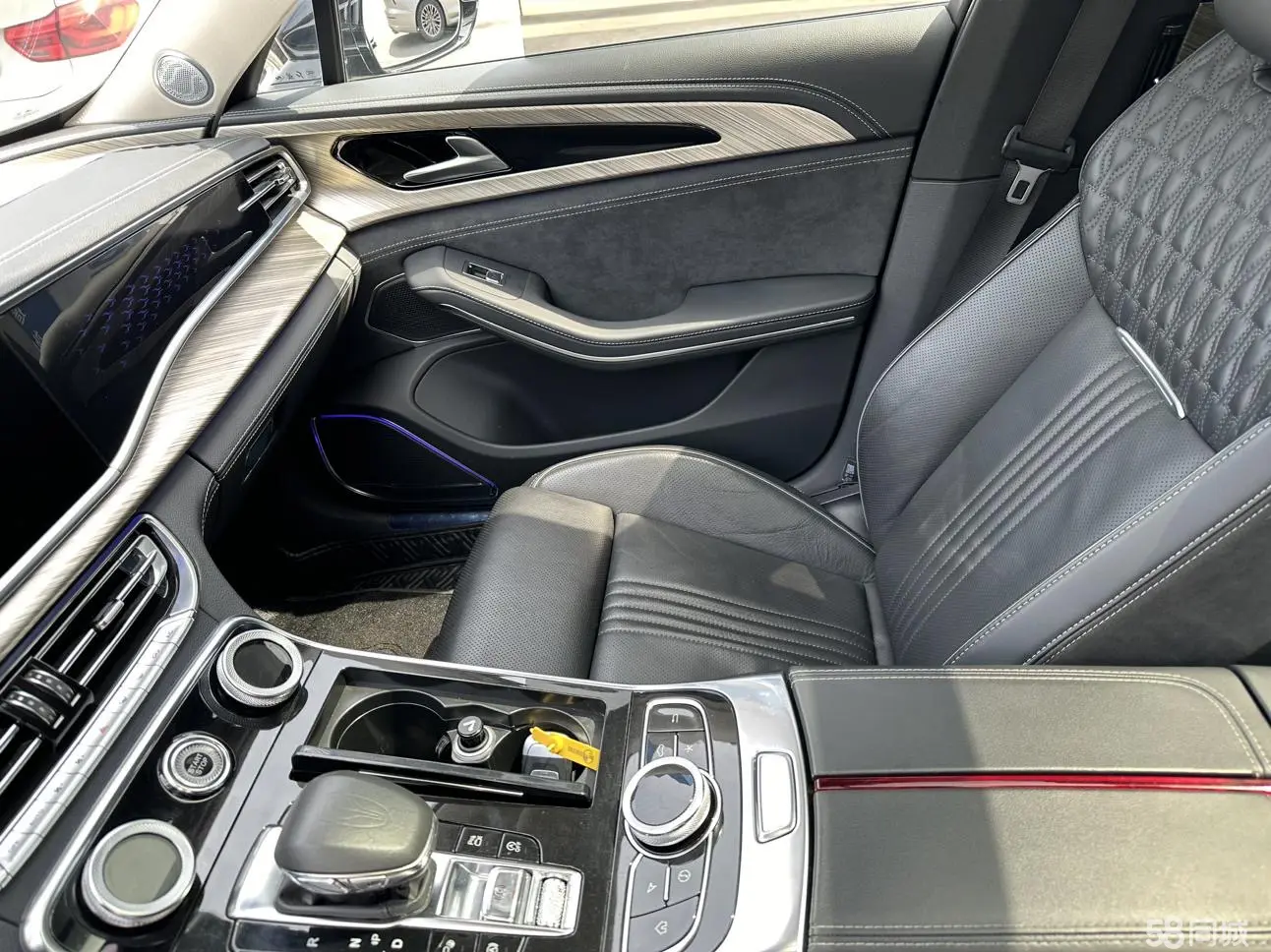 HongQi H9 2020 car image #5