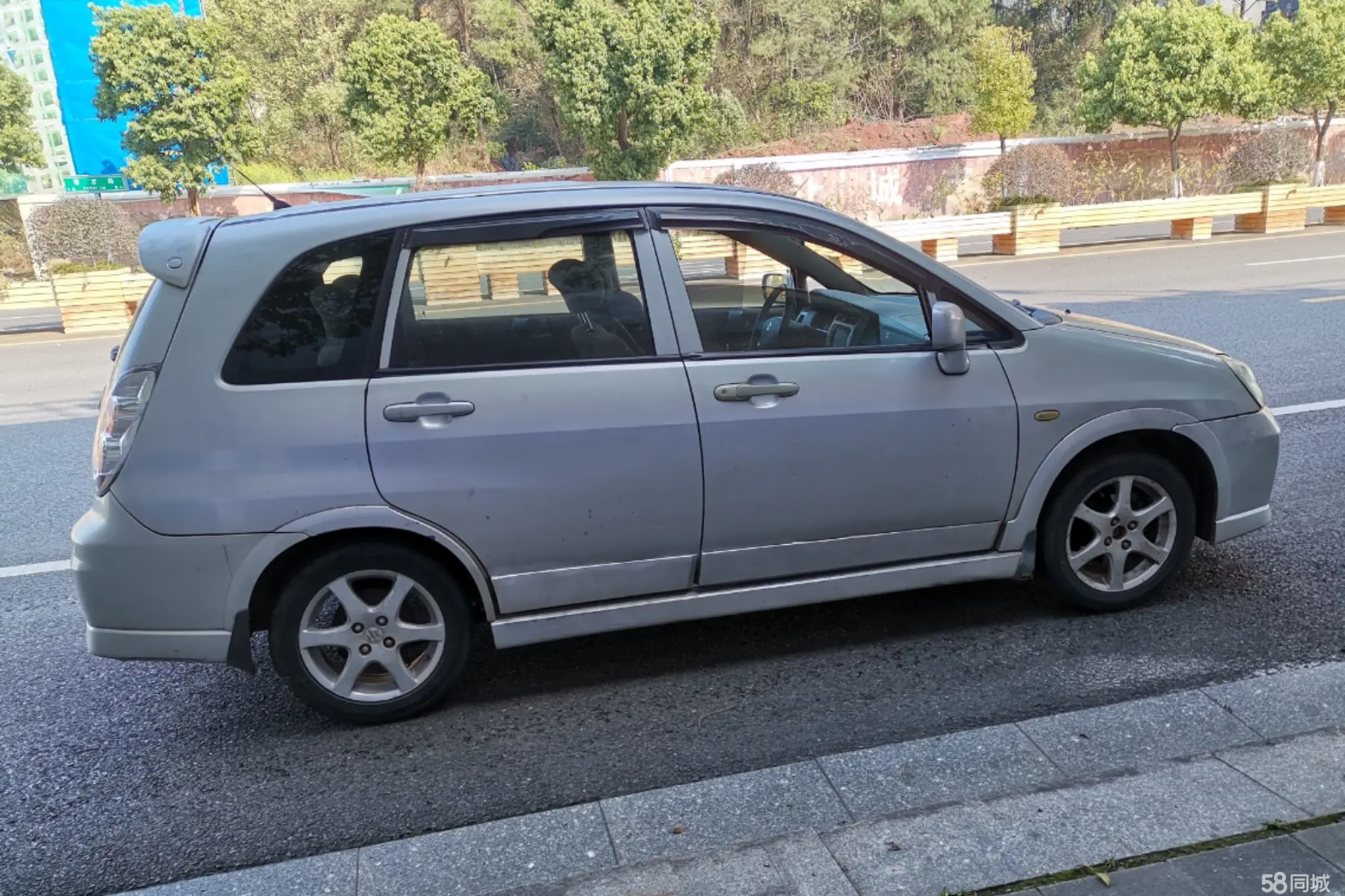 Suzuki Liana 2012 image de voiture #5